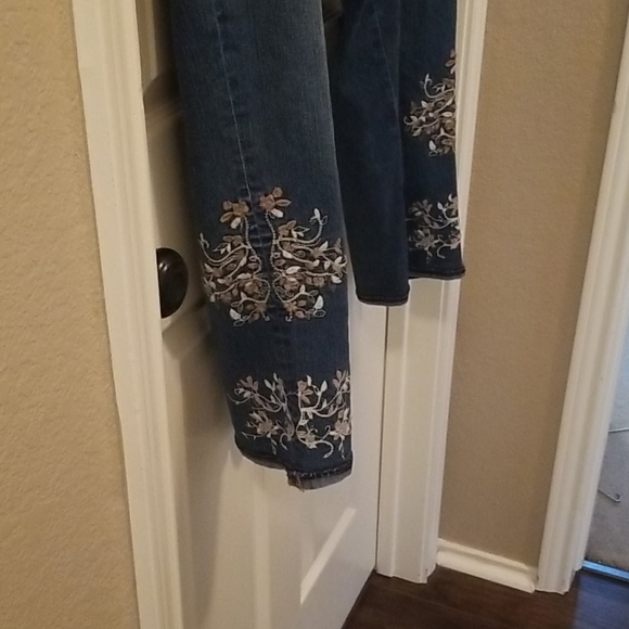 NWOT VSX Embroidered Jeans 24W - Picture 5 of 5